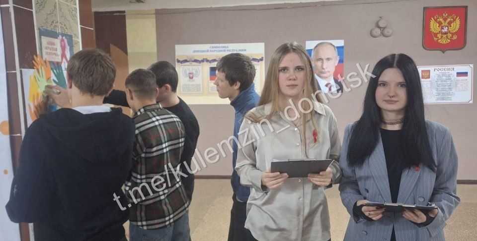 В целях повышения осведомлённости несовершеннолетних ко Всемирному дню борьбы со СПИДом сегодня в донецкой школе № 30 прошло важное мероприятие для обучающихся 9-11 классов В целях повышения осведомлённости несовершеннолетних ко Всемирному дню борьбы со СПИДом сегодня в донецкой школе № 30 прошло важное мероприятие для обучающихся 9-11 классов