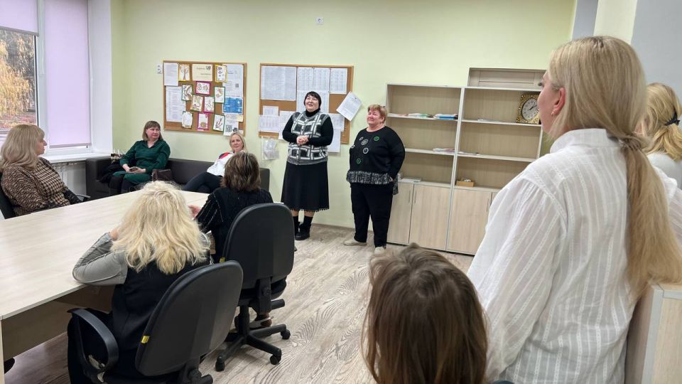 Член Общественного совета встретилась с педагогами Кировского Член Общественного совета встретилась с педагогами Кировского