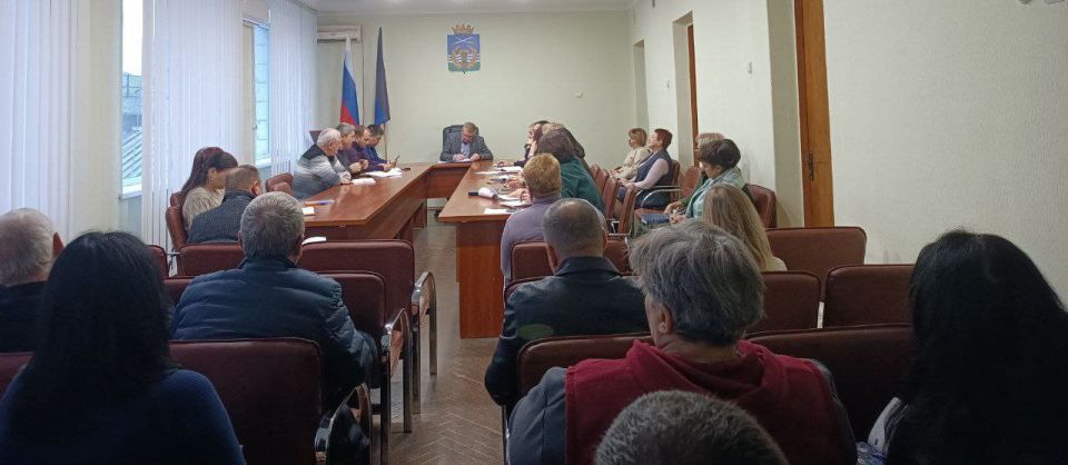 Сергей Юзвинкевич: Сегодня провёл расширенное аппаратное совещание с начальниками отделов и структурных подразделений Администрации Володарского МО, руководителями предприятий, территориальных подразделений министерств и... Сергей Юзвинкевич: Сегодня провёл расширенное аппаратное совещание с начальниками отделов и структурных подразделений Администрации Володарского МО, руководителями предприятий, территориальных подразделений министерств и...