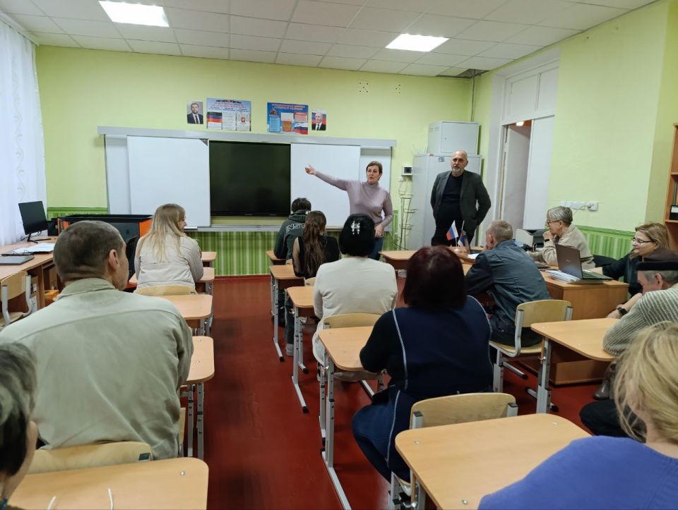 Роман Конев: СОСТОЯЛИСЬ ВСТРЕЧИ. 2 декабря 2025 года депутаты Горловского городского совета от фракции «Единая Россия» — Олег Сладкевич и Игорь Толкачев в рамках исполнения поручения Главы Донецкой Народной Республики Дениса... Роман Конев: СОСТОЯЛИСЬ ВСТРЕЧИ. 2 декабря 2025 года депутаты Горловского городского совета от фракции «Единая Россия» — Олег Сладкевич и Игорь Толкачев в рамках исполнения поручения Главы Донецкой Народной Республики Дениса...