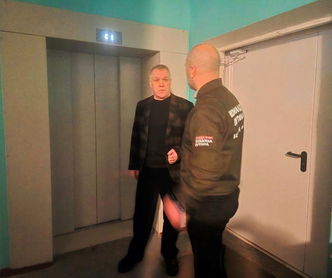 Сергей Желновач: Сегодня проверил выполненные работы по капитальному ремонту шахты больничного лифта (с заменой лифтового оборудования) в Центральной городской больнице, который выполнил шеф-регион Хабаровский край в... Сергей Желновач: Сегодня проверил выполненные работы по капитальному ремонту шахты больничного лифта (с заменой лифтового оборудования) в Центральной городской больнице, который выполнил шеф-регион Хабаровский край в...