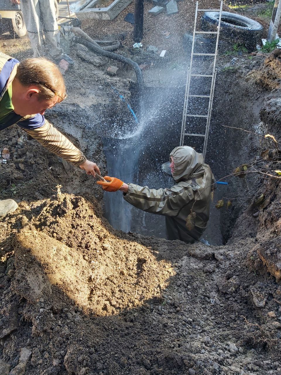 Слаженная работа для стабильного водоснабжения: специалисты предприятия "Вода Донбасса" и шеф-регионов продолжают ремонтировать объекты в Тельманово