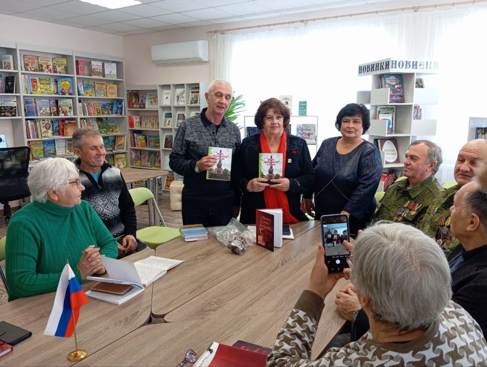 Вдохновение и рифма. В рамках работы Центра популяризации русского языка и культуры «Русское слово» для жителей города в центральной городской модельной библиотеке состоялся творческий вечер «Вдохновение и рифма» Вдохновение и рифма. В рамках работы Центра популяризации русского языка и культуры «Русское слово» для жителей города в центральной городской модельной библиотеке состоялся творческий вечер «Вдохновение и рифма»