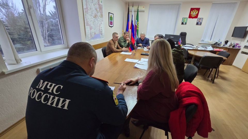 2 декабря в Администрации Старобешевского муниципального округа прошло оперативное совещание с руководителями силовых структур округа 2 декабря в Администрации Старобешевского муниципального округа прошло оперативное совещание с руководителями силовых структур округа