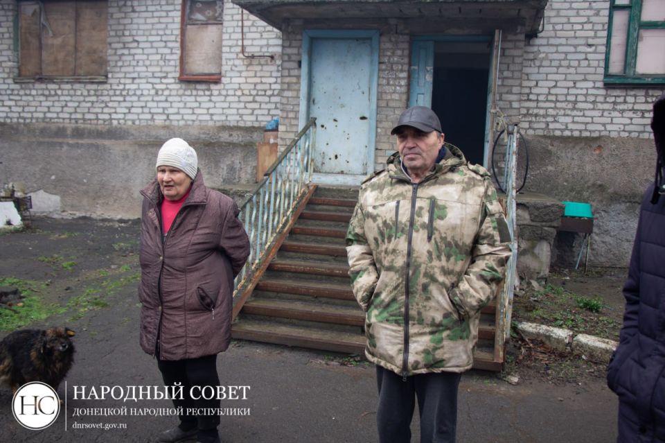 Константин Кузьмин: Обеспечили жителей поселка «Донецк-Северный» обогревателями Константин Кузьмин: Обеспечили жителей поселка «Донецк-Северный» обогревателями
