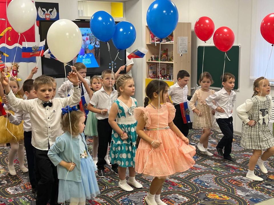 Василий Овчаров: Сегодня, 2 декабря, совместно с нашими уважаемыми гостями, принял участие в торжественном открытии обновленного детского сада в селе Безыменное Василий Овчаров: Сегодня, 2 декабря, совместно с нашими уважаемыми гостями, принял участие в торжественном открытии обновленного детского сада в селе Безыменное