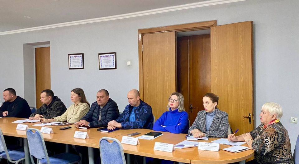 Евгений Поплавский: Провел еженедельное аппаратное совещание с руководителями ведомств и представителями силовых структур Евгений Поплавский: Провел еженедельное аппаратное совещание с руководителями ведомств и представителями силовых структур