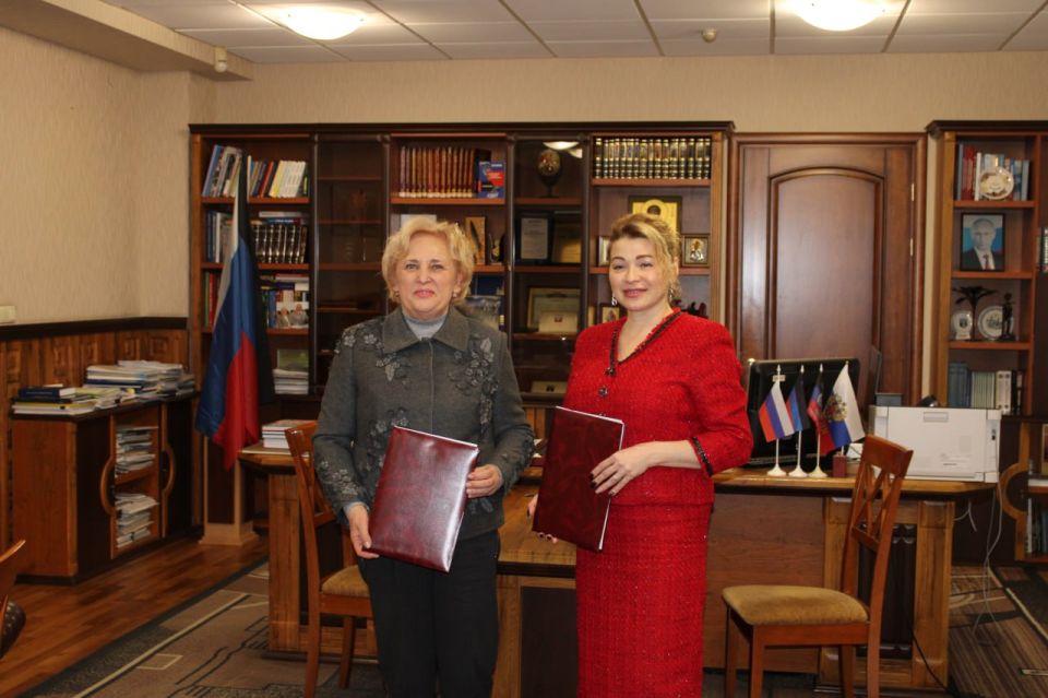 Ректор ДонГУ и руководитель Фонда поддержки малого и среднего предпринимательства подписали соглашение о сотрудничестве Ректор ДонГУ и руководитель Фонда поддержки малого и среднего предпринимательства подписали соглашение о сотрудничестве