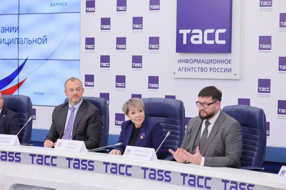 Более 61 тысячи заявок подано на III Всероссийскую муниципальную премию «Служение» Более 61 тысячи заявок подано на III Всероссийскую муниципальную премию «Служение»