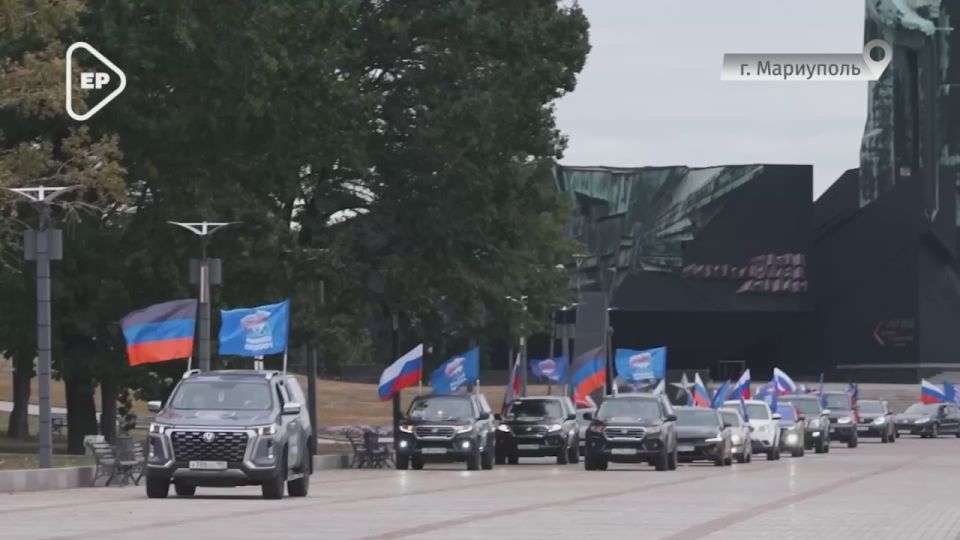 Секретарь Генсовета Единой России Владимир Якушев наградил секретарей первичек Республики