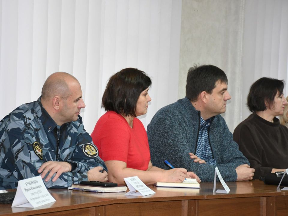 В Кировском обсудили вопросы благоустройства и планы по культурным мероприятиям В Кировском обсудили вопросы благоустройства и планы по культурным мероприятиям