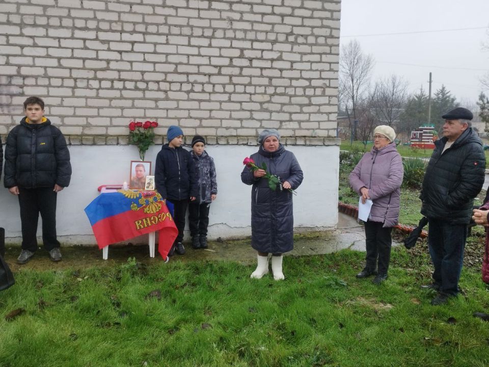 В Докучаевске увековечили память Героя Ивана Майдикова! В Докучаевске увековечили память Героя Ивана Майдикова!