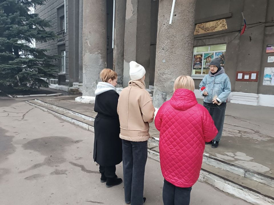 Возложение цветов ко Дню Неизвестного солдата Возложение цветов ко Дню Неизвестного солдата