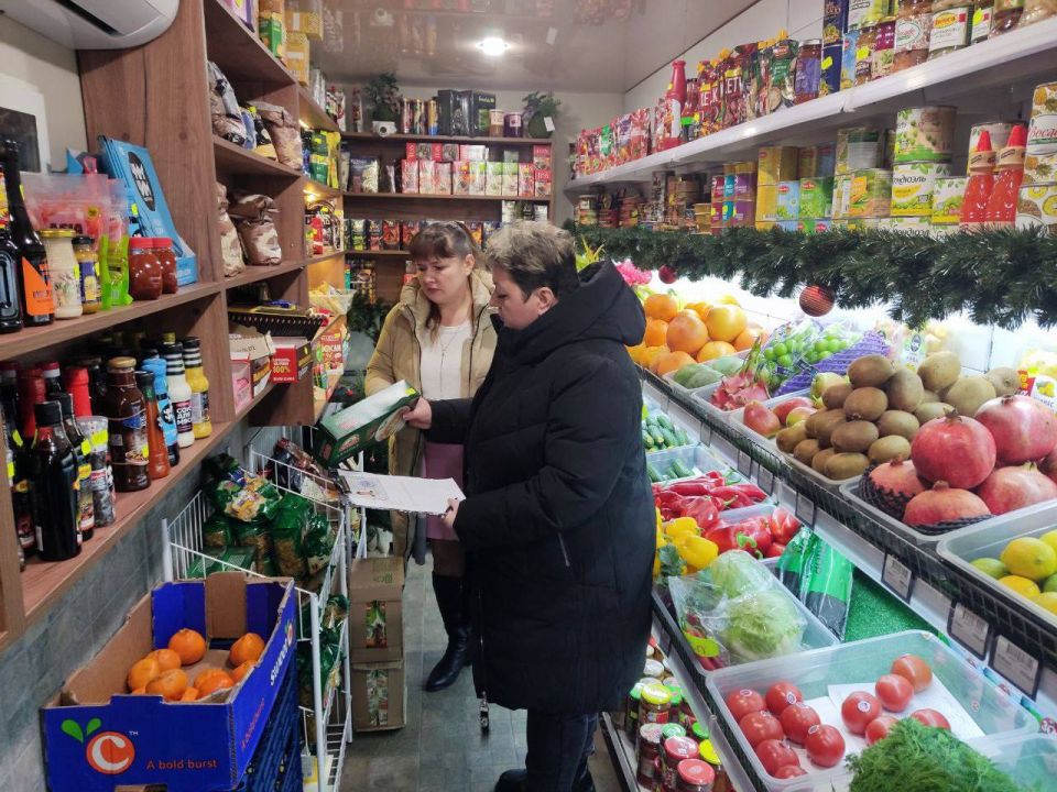 Сегодня, 03 декабря, в. г. Моспино прошел плановый рейд Народного контроля, с целью мониторинга цен и осуществления проверки на соблюдения норм и требований при осуществлении торговой деятельности Сегодня, 03 декабря, в. г. Моспино прошел плановый рейд Народного контроля, с целью мониторинга цен и осуществления проверки на соблюдения норм и требований при осуществлении торговой деятельности
