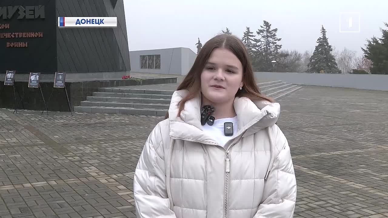 Их имя осталось на поле боя: молодёжь ДНР почтила память неизвестного солдата у мемориала «Твоим освободителям Донбасс»