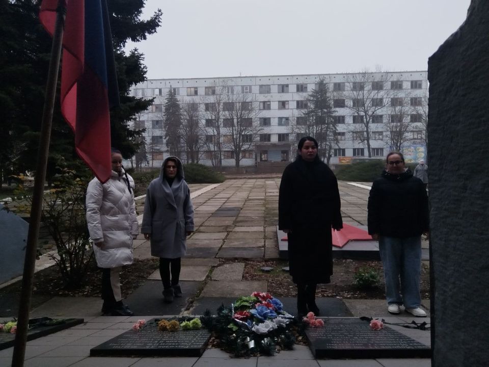 Сегодня, 3 декабря, Россия склоняет голову в священный День Неизвестного Солдата Сегодня, 3 декабря, Россия склоняет голову в священный День Неизвестного Солдата