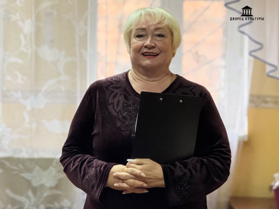 3 декабря, в знак тепла и поддержки, творческий отдел «Досуг» Харцызского городского Дворца культуры посетил Харцызскую местную общественную организацию инвалидов «Искра» 3 декабря, в знак тепла и поддержки, творческий отдел «Досуг» Харцызского городского Дворца культуры посетил Харцызскую местную общественную организацию инвалидов «Искра»