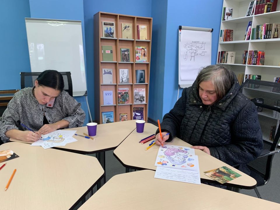 Встреча ко Дню матери в Донецкой молодежке Встреча ко Дню матери в Донецкой молодежке