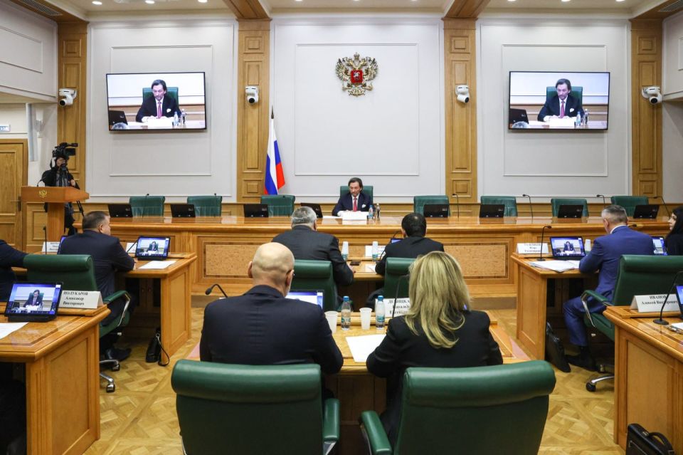 Депутат Народного Совета Елена Шишкина приняла участие в круглом столе Комитета Совета Федерации по конституционному законодательству и государственному строительству Депутат Народного Совета Елена Шишкина приняла участие в круглом столе Комитета Совета Федерации по конституционному законодательству и государственному строительству