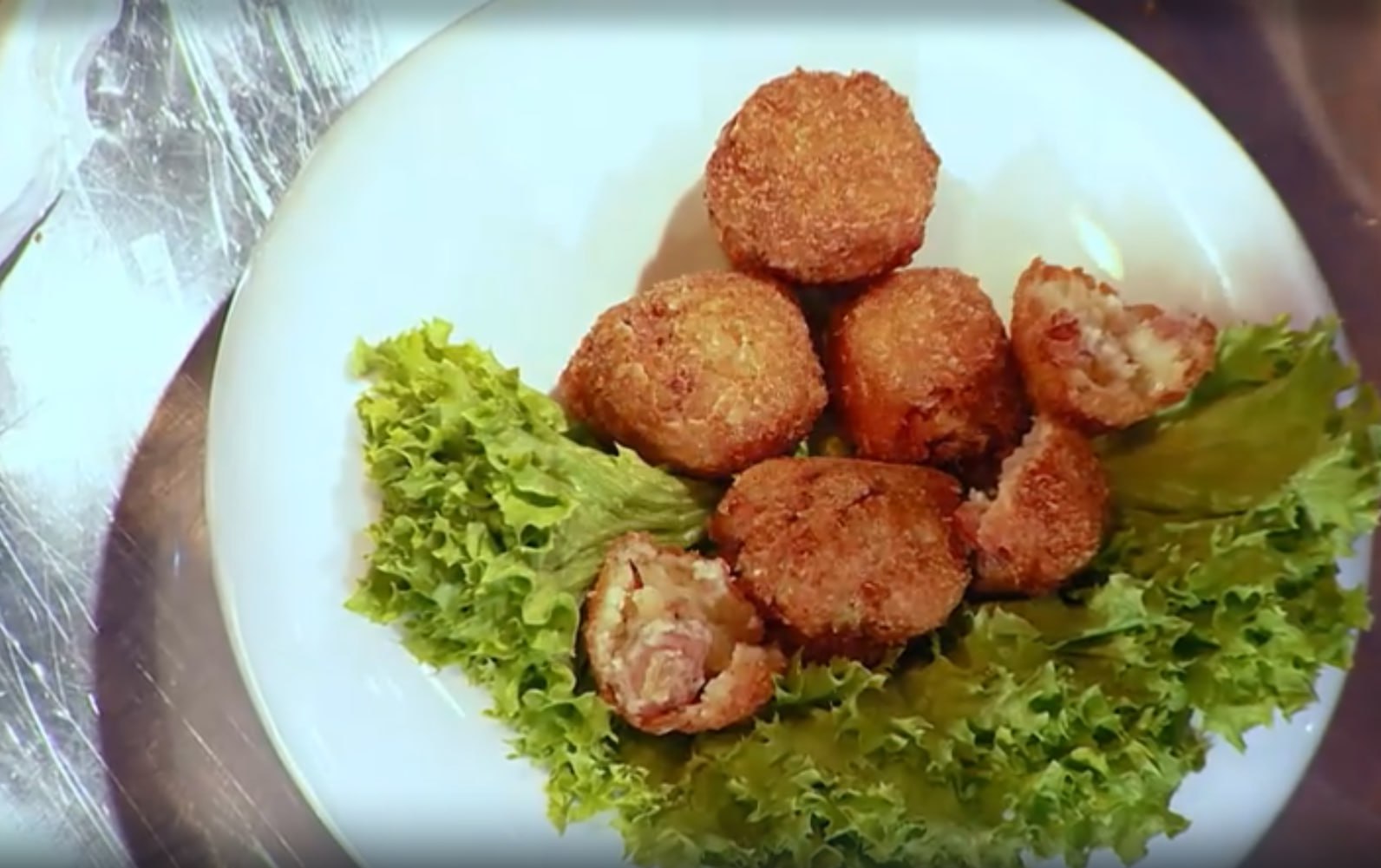 «Колобки в кустах»: макеевская певица Марго попыталась поразить Ивлева и Агзамова на «Битве шефов» «Колобки в кустах»: макеевская певица Марго попыталась поразить Ивлева и Агзамова на «Битве шефов»