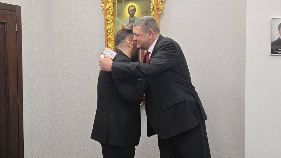 Александр Клименко стал почетным гражданином Горловки за помощь городу Александр Клименко стал почетным гражданином Горловки за помощь городу