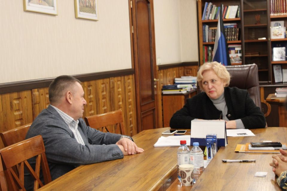 Ректор ДонГУ обсудила межэтнические вопросы с представителями автономии курдов Ректор ДонГУ обсудила межэтнические вопросы с представителями автономии курдов
