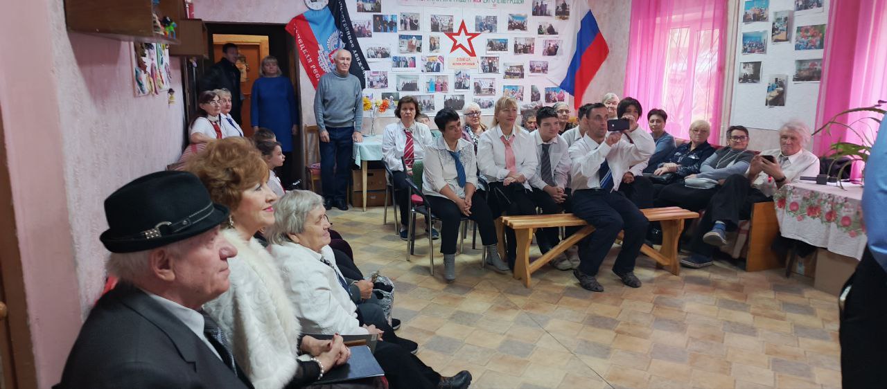 Сегодня, 3 декабря 2025 года, в связи с Международным днём инвалидов, депутат Донецкого городского Совета ДНР Михаил Рыбаков совместно с управляющим делами Управы Людмилой Аринович и активистами партии Единая Россия посетили... Сегодня, 3 декабря 2025 года, в связи с Международным днём инвалидов, депутат Донецкого городского Совета ДНР Михаил Рыбаков совместно с управляющим делами Управы Людмилой Аринович и активистами партии Единая Россия посетили...