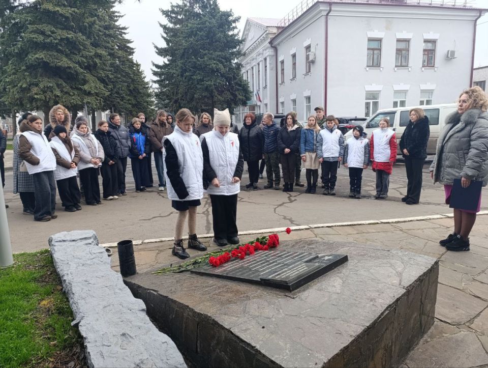 Сергей Ермаков: 3 декабря в городском округе прошло памятное мероприятие, посвященное Дню Неизвестного Солдата Сергей Ермаков: 3 декабря в городском округе прошло памятное мероприятие, посвященное Дню Неизвестного Солдата