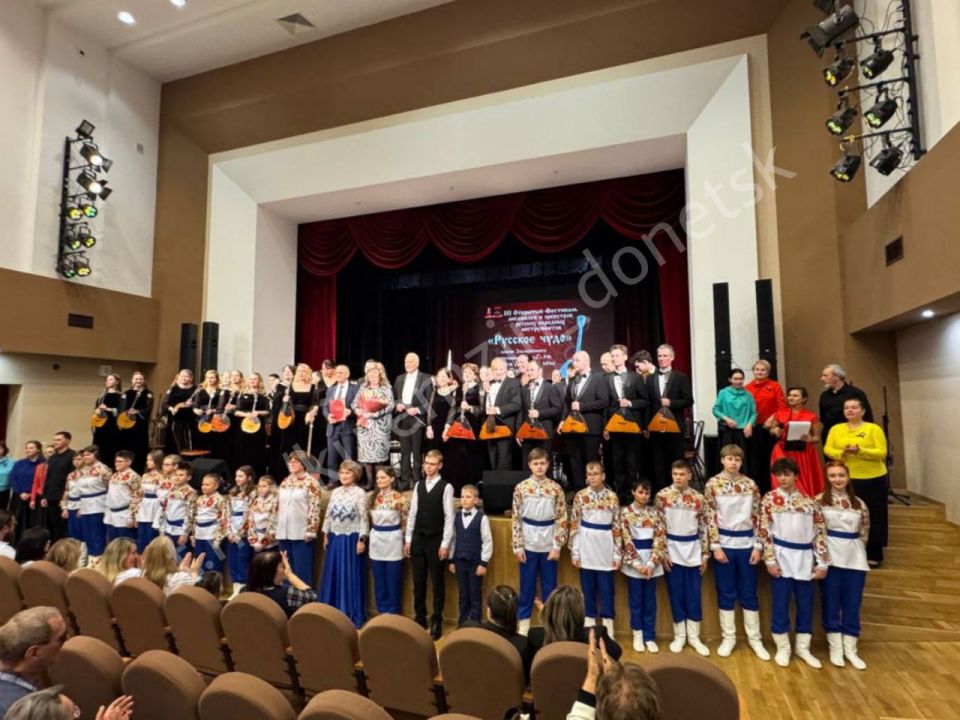 Народный инструментальный ансамбль преподавателей донецкой школы искусств № 6 «Гармония» принял участие в Гала-концерте III Открытого онлайн-фестиваля ансамблей и оркестров русских народных инструментов «Русское Чудо» в... Народный инструментальный ансамбль преподавателей донецкой школы искусств № 6 «Гармония» принял участие в Гала-концерте III Открытого онлайн-фестиваля ансамблей и оркестров русских народных инструментов «Русское Чудо» в...