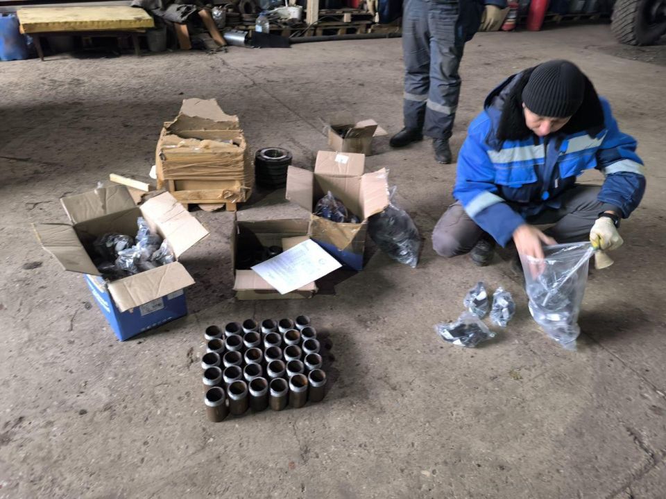 Кузбасский аварийно-восстановительный отряд в Горловке получил новую партию расходных материалов Кузбасский аварийно-восстановительный отряд в Горловке получил новую партию расходных материалов