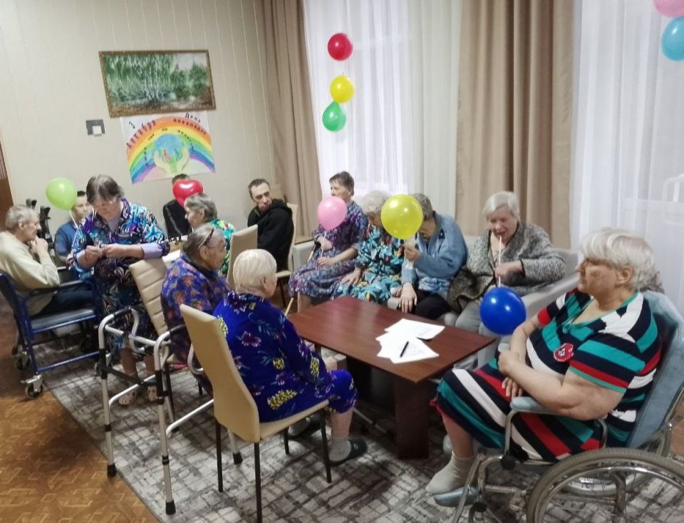 Теплом согретые души: Международный день инвалидов в Комплексном центре социального обслуживания населения города Енакиево Теплом согретые души: Международный день инвалидов в Комплексном центре социального обслуживания населения города Енакиево