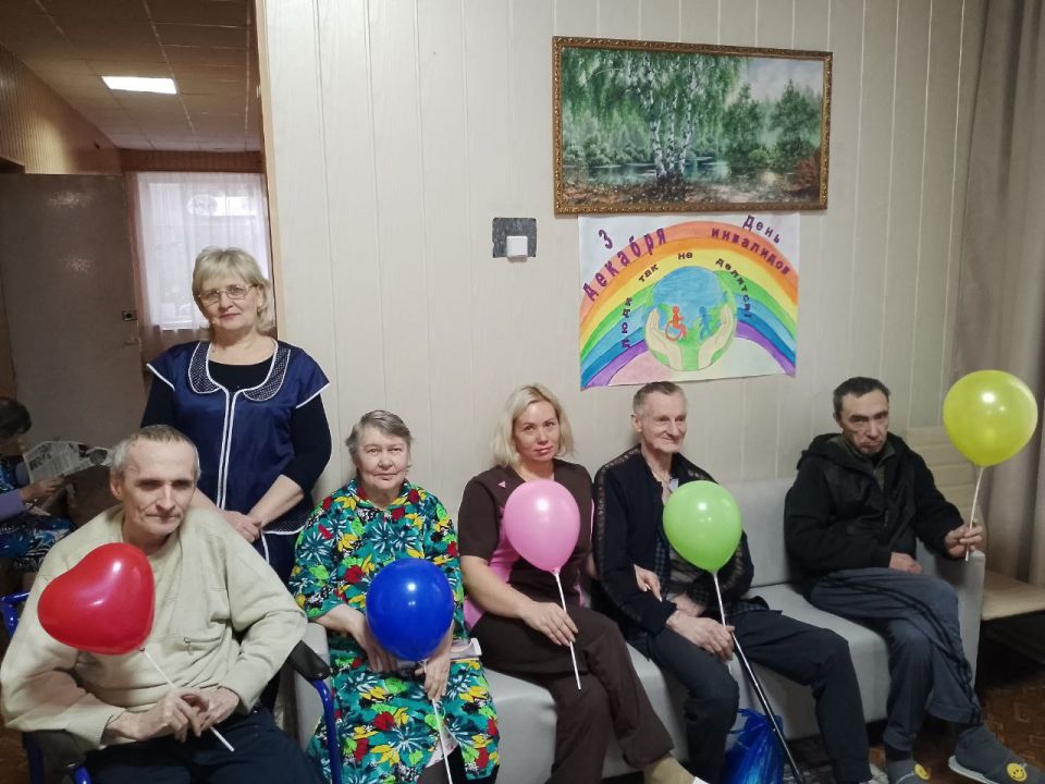 Теплом согретые души: Международный день инвалидов в Комплексном центре социального обслуживания населения города Енакиево Теплом согретые души: Международный день инвалидов в Комплексном центре социального обслуживания населения города Енакиево