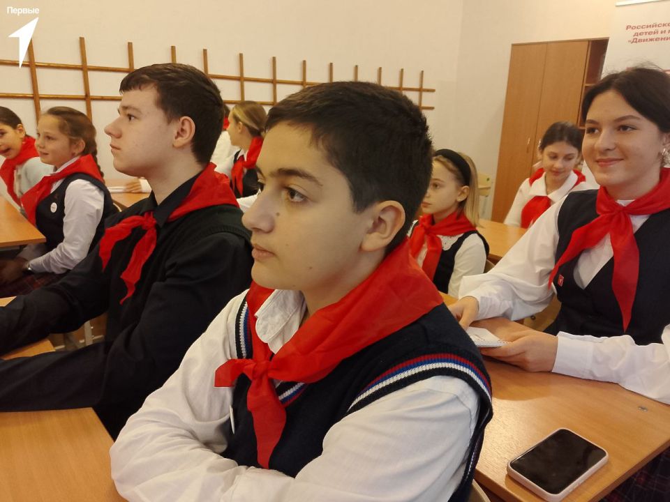 Первые погружаются в историю Первые погружаются в историю