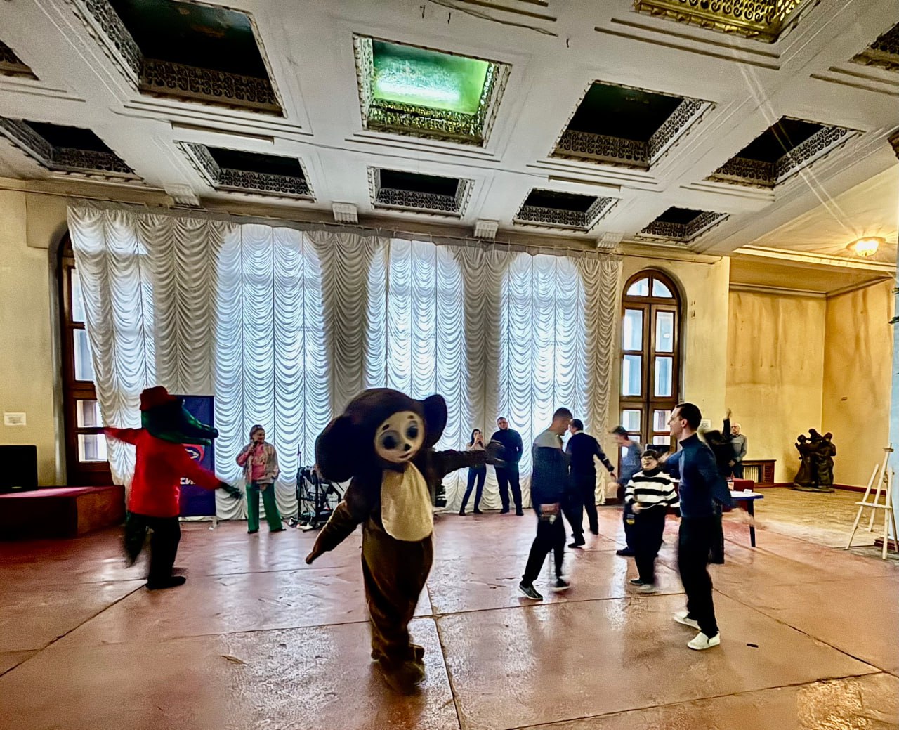 Сегодня, 3 декабря 2025 года, в Кировском районе города Донецк, во Дворце культуры им. И. Франко прошла тематическая программа, посвященная Международному Дню инвалидов "От сердца к сердцу" Сегодня, 3 декабря 2025 года, в Кировском районе города Донецк, во Дворце культуры им. И. Франко прошла тематическая программа, посвященная Международному Дню инвалидов "От сердца к сердцу"