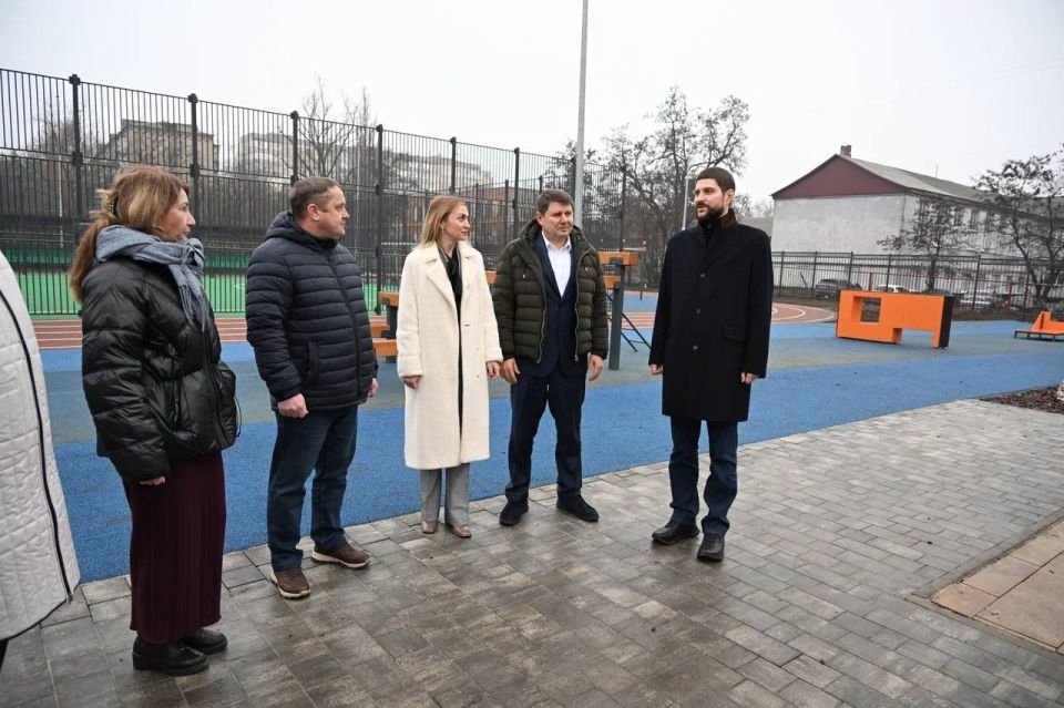 Александр Волошин: #Работа_в_Республике. В Макеевке вместе с главой муниципального образования городского округа Владиславом Ключаровым проверили ход ключевых восстановительных и социальных проектов Александр Волошин: #Работа_в_Республике. В Макеевке вместе с главой муниципального образования городского округа Владиславом Ключаровым проверили ход ключевых восстановительных и социальных проектов