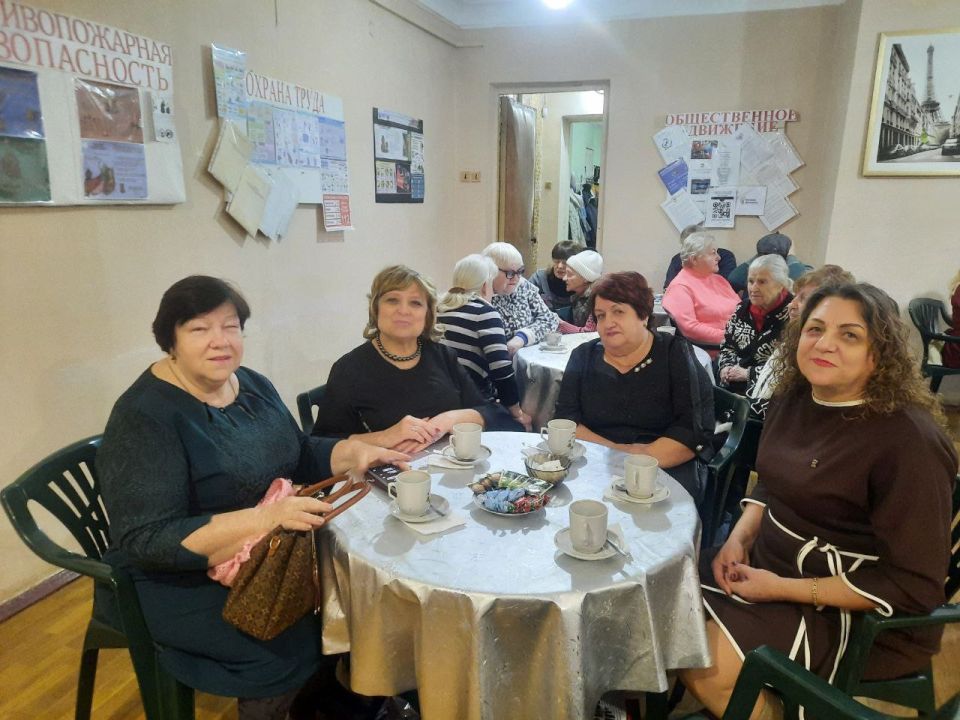 Сегодня, 3 декабря в Государственном бюджетном учреждении социального обслуживания «Центр социального обслуживания населения Центрально-Городского внутригородского района города Макеевки» прошел праздничный концерт... Сегодня, 3 декабря в Государственном бюджетном учреждении социального обслуживания «Центр социального обслуживания населения Центрально-Городского внутригородского района города Макеевки» прошел праздничный концерт...