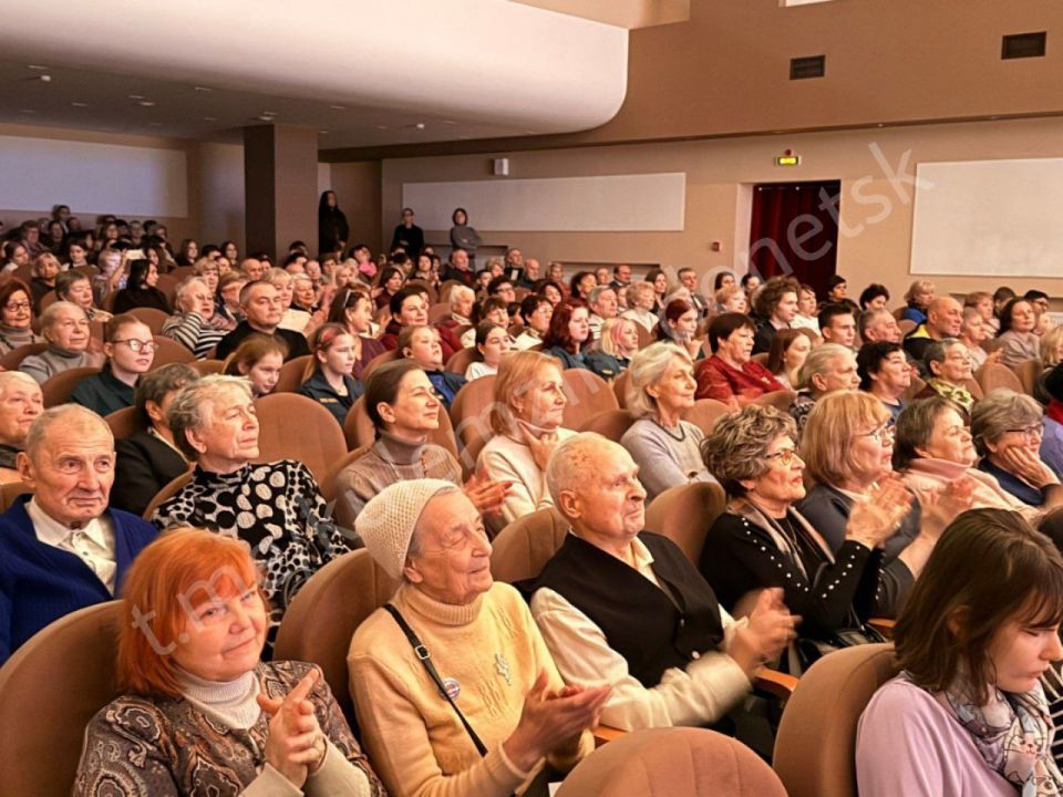 Народный инструментальный ансамбль преподавателей донецкой школы искусств № 6 «Гармония» принял участие в Гала-концерте III Открытого онлайн-фестиваля ансамблей и оркестров русских народных инструментов «Русское Чудо» в... Народный инструментальный ансамбль преподавателей донецкой школы искусств № 6 «Гармония» принял участие в Гала-концерте III Открытого онлайн-фестиваля ансамблей и оркестров русских народных инструментов «Русское Чудо» в...