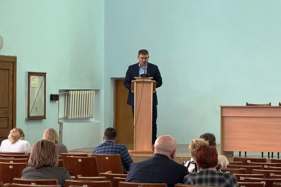 Аппаратное совещание в Администрации Шахтерского муниципального округа Аппаратное совещание в Администрации Шахтерского муниципального округа