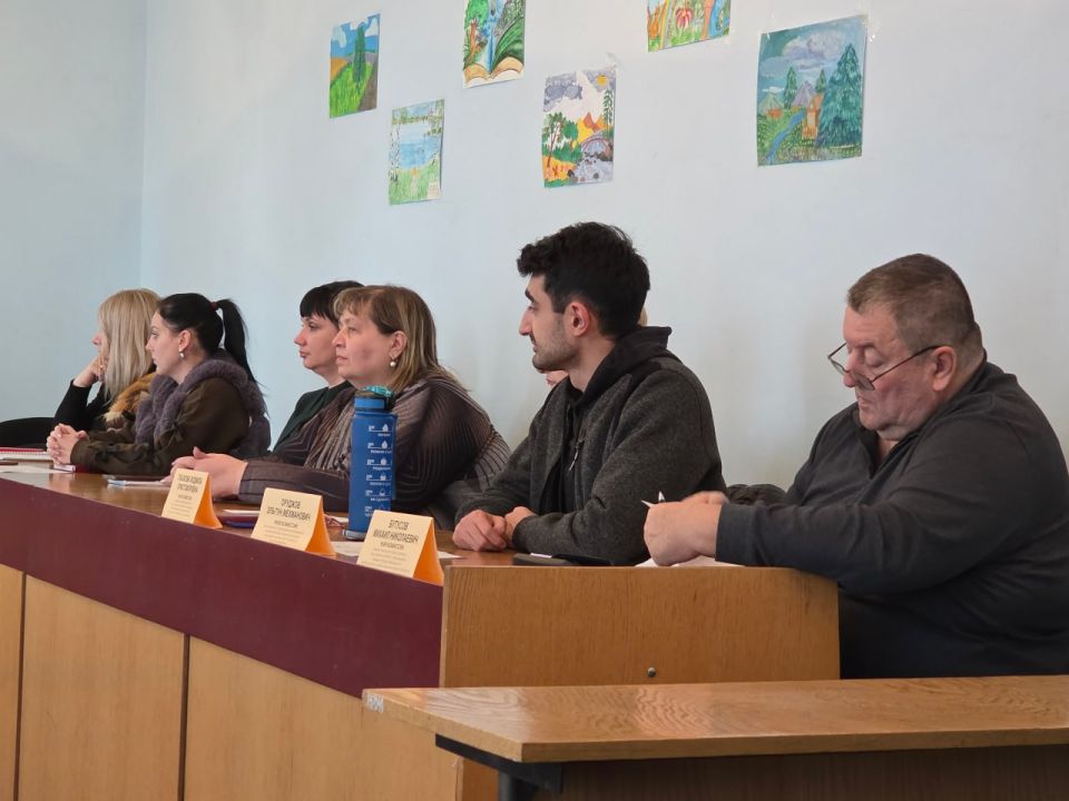 Иван Адамец: Комиссия по делам несовершеннолетних и защите их прав Куйбышевского района Донецка провела очередное заседание Иван Адамец: Комиссия по делам несовершеннолетних и защите их прав Куйбышевского района Донецка провела очередное заседание