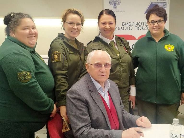 КСВО ДНР на творческой встрече с народным артистом России Валерием Бариновым КСВО ДНР на творческой встрече с народным артистом России Валерием Бариновым