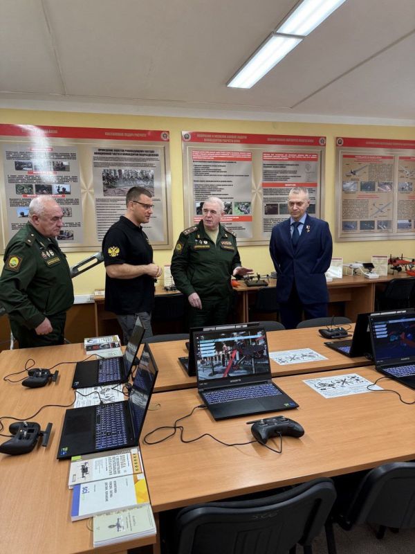 Заместитель председателя #Комитет_по_поддержке_участников_СВО Юрий Сивоконенко в составе делегации Героев посетил факультет «Социальная коммуникация» Московского государственного психолого-педагогического университета Заместитель председателя #Комитет_по_поддержке_участников_СВО Юрий Сивоконенко в составе делегации Героев посетил факультет «Социальная коммуникация» Московского государственного психолого-педагогического университета
