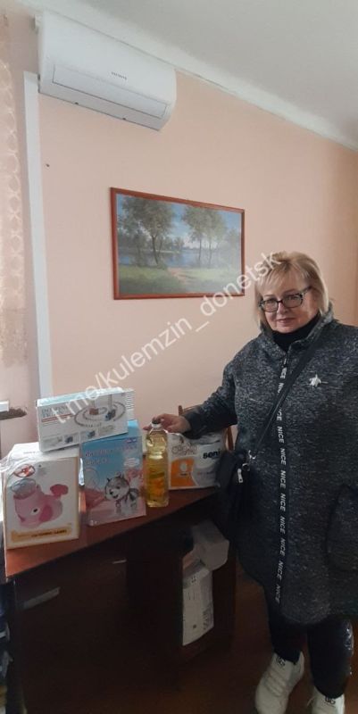 В Международный день инвалидов сотрудники отдела опеки и попечительства № 8 Управления опеки и попечительства администрации г.о. Донецк проявили заботу о семьях совершеннолетних недееспособных граждан и семьях опекунов... В Международный день инвалидов сотрудники отдела опеки и попечительства № 8 Управления опеки и попечительства администрации г.о. Донецк проявили заботу о семьях совершеннолетних недееспособных граждан и семьях опекунов...