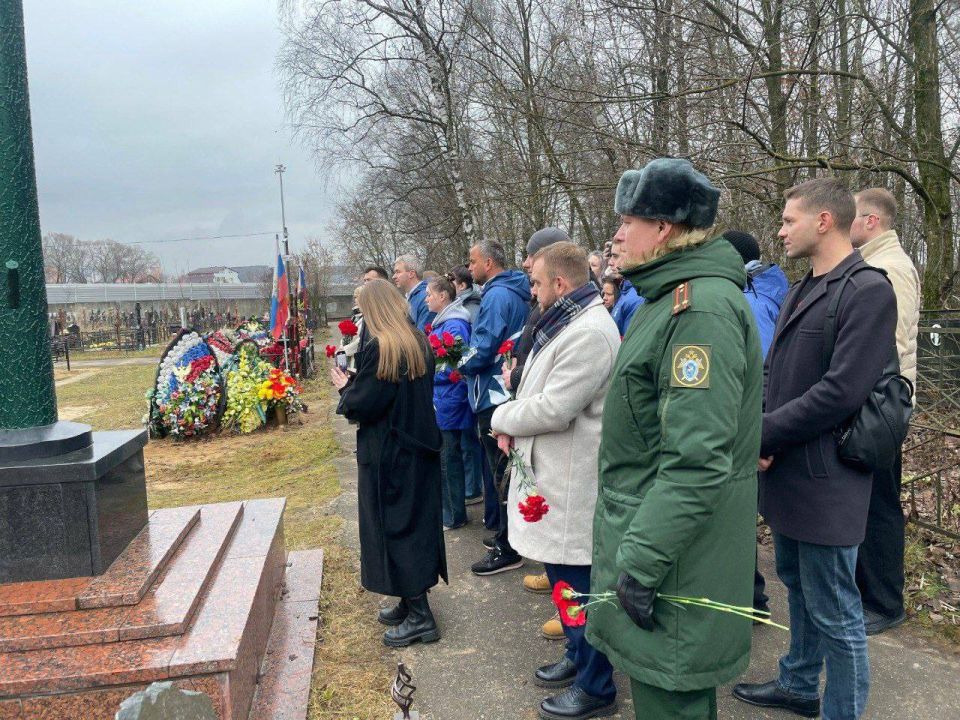 Военные следователи приняли участие в памятных мероприятиях, посвященных Дню Неизвестного Солдата Военные следователи приняли участие в памятных мероприятиях, посвященных Дню Неизвестного Солдата