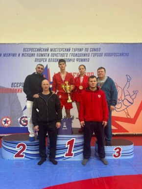 Евгений Ширшов: Успешно началось для нашей команды выступление на Всероссийских соревнованиях по самбо в Новороссийске!