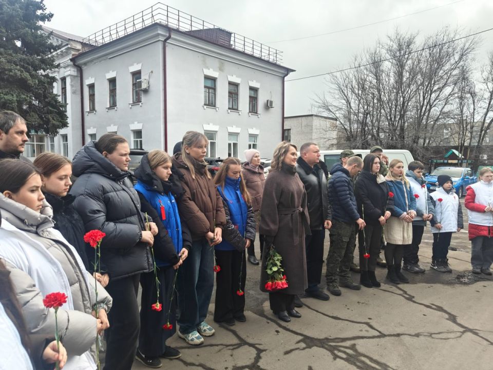 В День памяти Неизвестного Солдата в муниципалитетах ДНР прошли торжественные мероприятия, митинги-реквиемы В День памяти Неизвестного Солдата в муниципалитетах ДНР прошли торжественные мероприятия, митинги-реквиемы