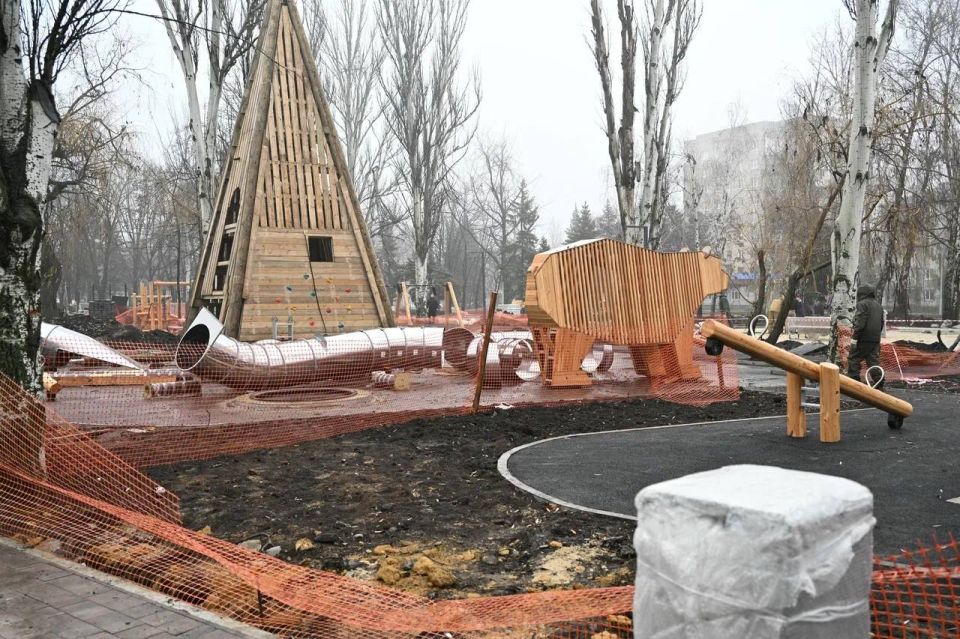 Александр Волошин: #Работа_в_Республике. В Макеевке вместе с главой муниципального образования городского округа Владиславом Ключаровым проверили ход ключевых восстановительных и социальных проектов Александр Волошин: #Работа_в_Республике. В Макеевке вместе с главой муниципального образования городского округа Владиславом Ключаровым проверили ход ключевых восстановительных и социальных проектов