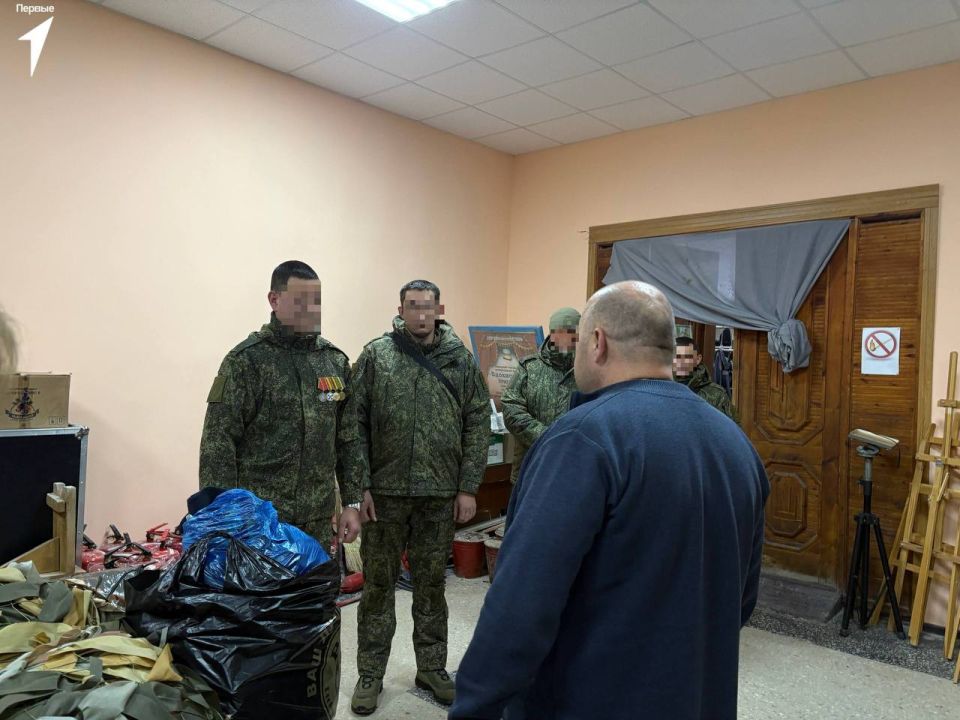 Сила единства: активисты плели сети для военных Сила единства: активисты плели сети для военных