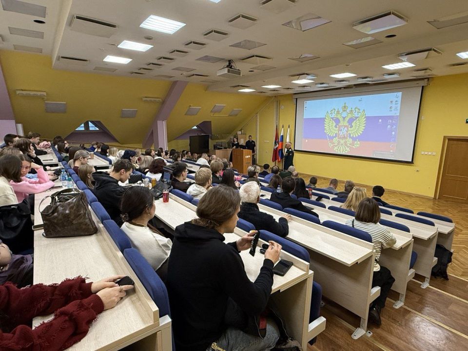 Заместитель председателя #Комитет_по_поддержке_участников_СВО Юрий Сивоконенко в составе делегации Героев посетил факультет «Социальная коммуникация» Московского государственного психолого-педагогического университета Заместитель председателя #Комитет_по_поддержке_участников_СВО Юрий Сивоконенко в составе делегации Героев посетил факультет «Социальная коммуникация» Московского государственного психолого-педагогического университета