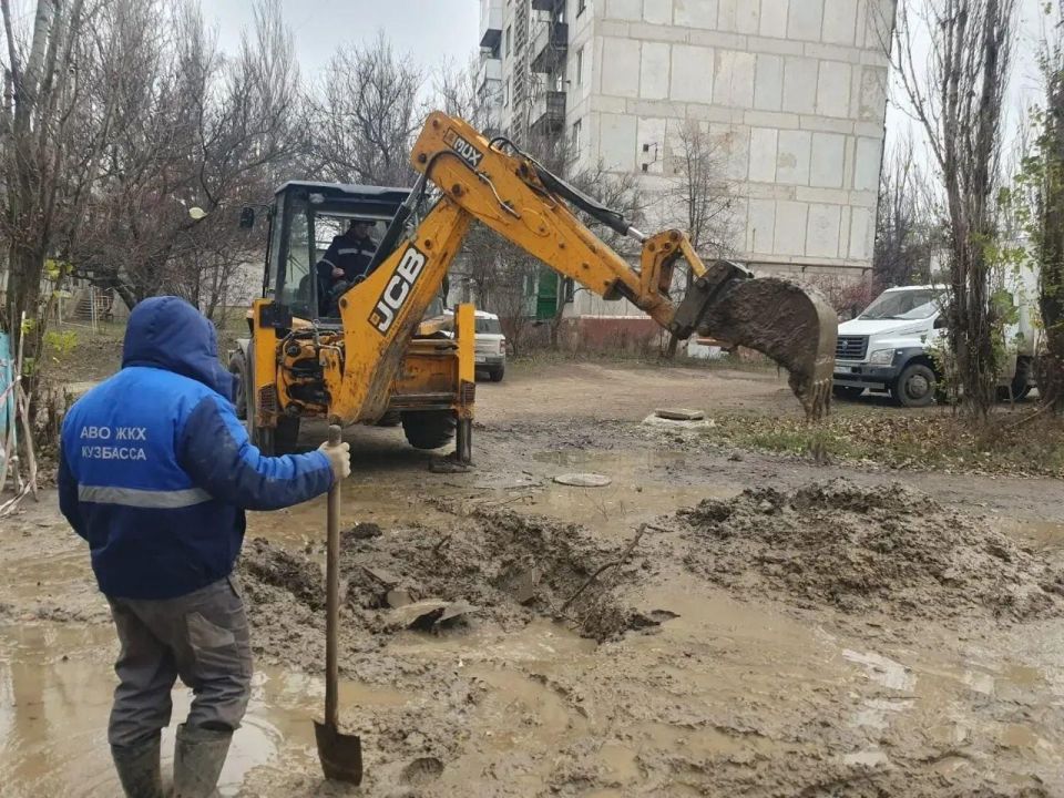 Аварийщики из Кузбасса за три месяца устранили 1736 аварий в Горловке Аварийщики из Кузбасса за три месяца устранили 1736 аварий в Горловке