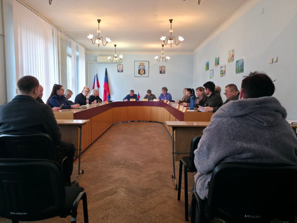 Иван Адамец: Комиссия по делам несовершеннолетних и защите их прав Куйбышевского района Донецка провела очередное заседание Иван Адамец: Комиссия по делам несовершеннолетних и защите их прав Куйбышевского района Донецка провела очередное заседание